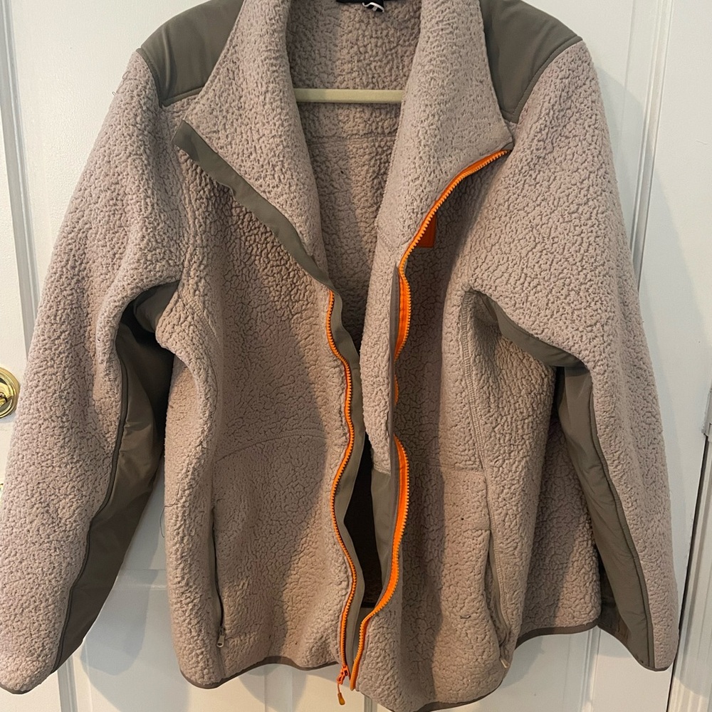 Under Armour Cream and Green Teddy Jacket Plush Cozy Design